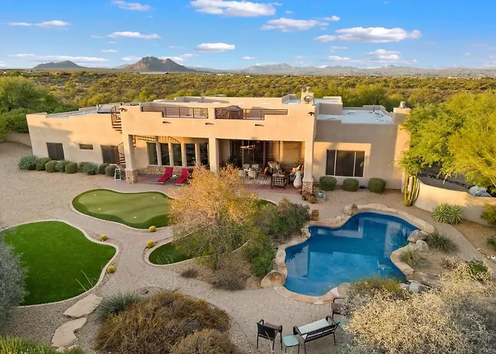 Desert Pool/spa/pickleball/families Holiday home *