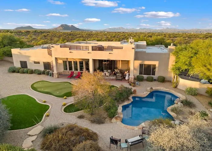 Holiday home Desert Pool/spa/pickleball/families