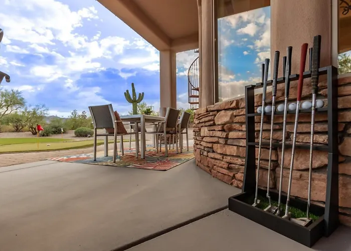 Desert Pool/spa/pickleball/families Holiday home *