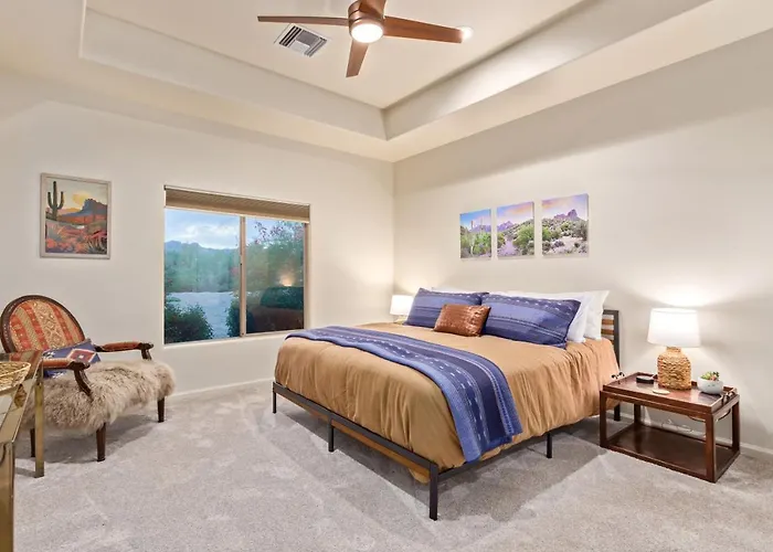 Holiday home Desert Pool/spa/pickleball/families