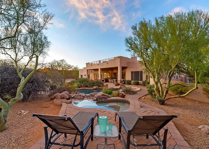 Holiday home Desert Pool/spa/pickleball/families