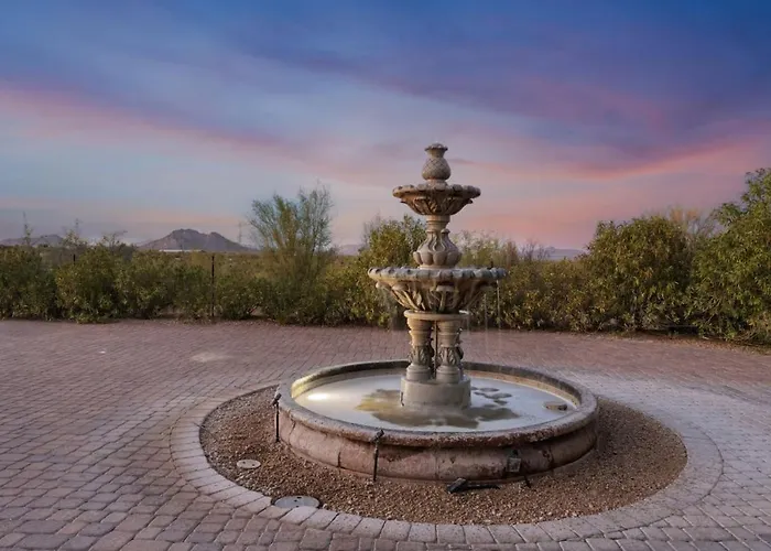 Holiday home Desert Pool/spa/pickleball/families *