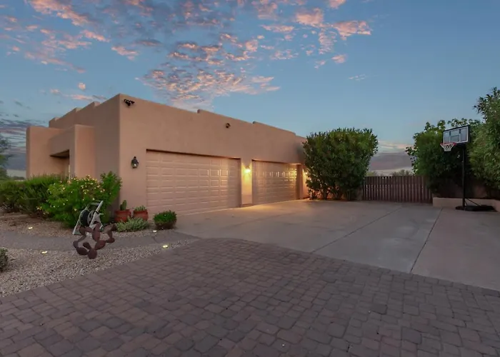 Holiday home Desert Pool/spa/pickleball/families