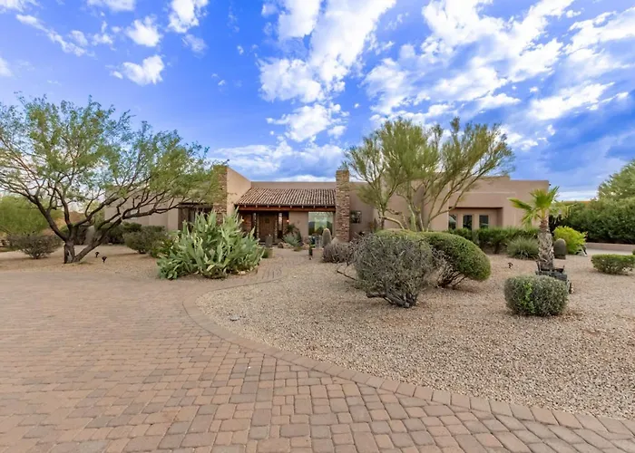 Holiday home Desert Pool/spa/pickleball/families *