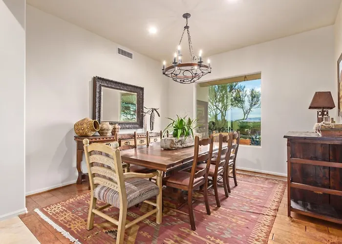 Holiday home Desert Pool/spa/pickleball/families