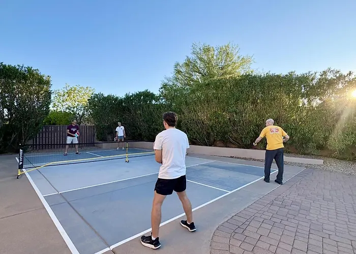 Desert Pool/spa/pickleball/families